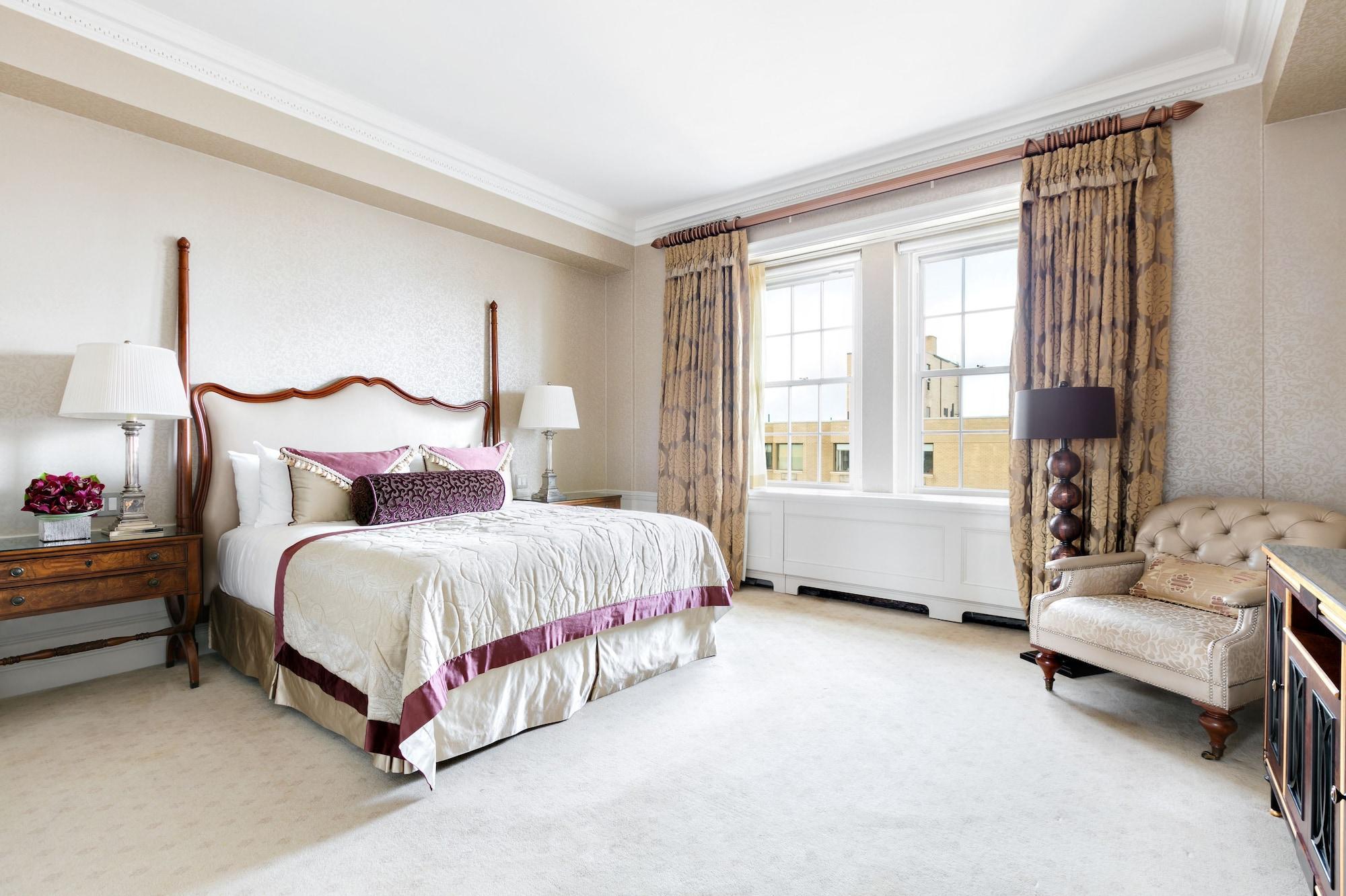 The Pierre, A Taj Hotel, Ню Йорк Екстериор снимка A bedroom