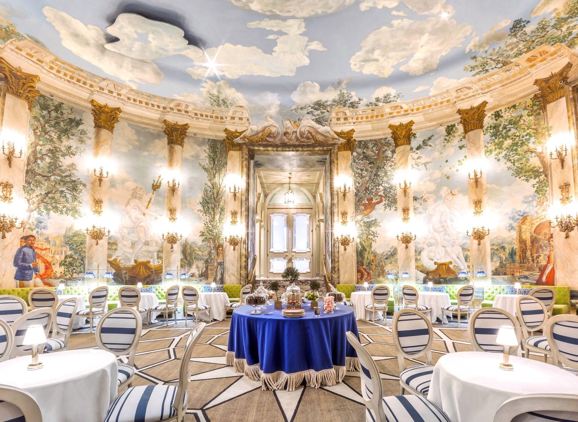The Pierre, A Taj Hotel, Ню Йорк Екстериор снимка The interior of the restaurant