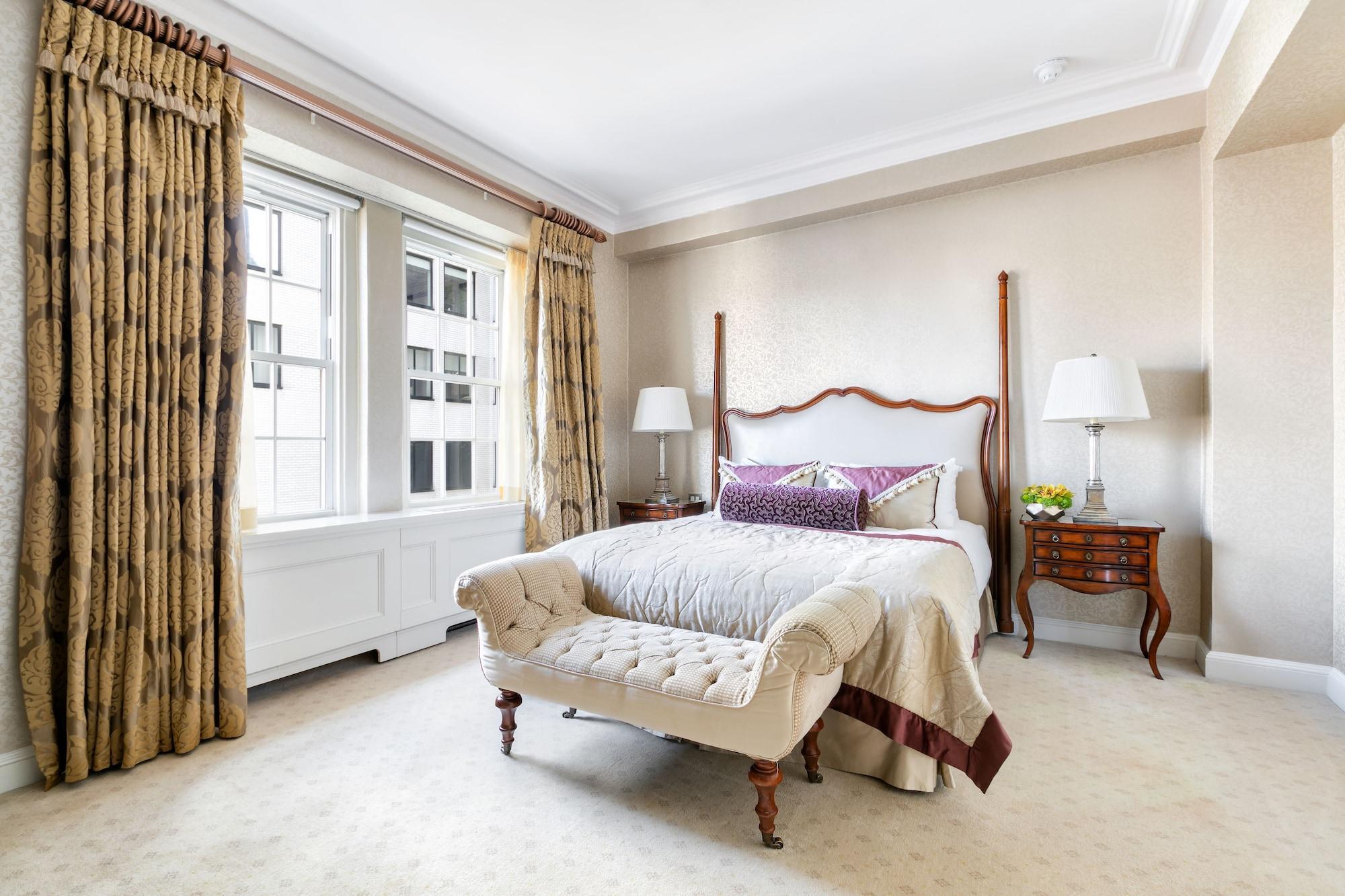 The Pierre, A Taj Hotel, Ню Йорк Екстериор снимка A bedroom
