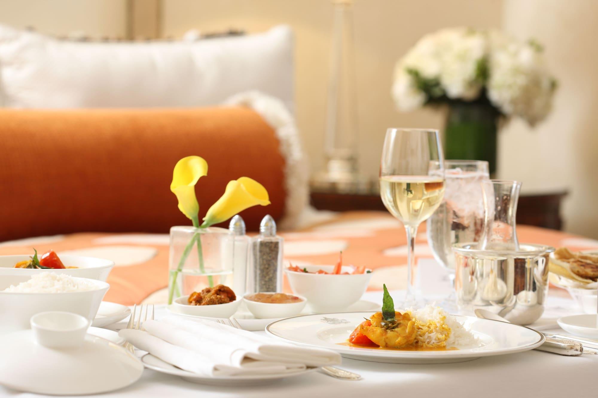 The Pierre, A Taj Hotel, Ню Йорк Екстериор снимка Room service