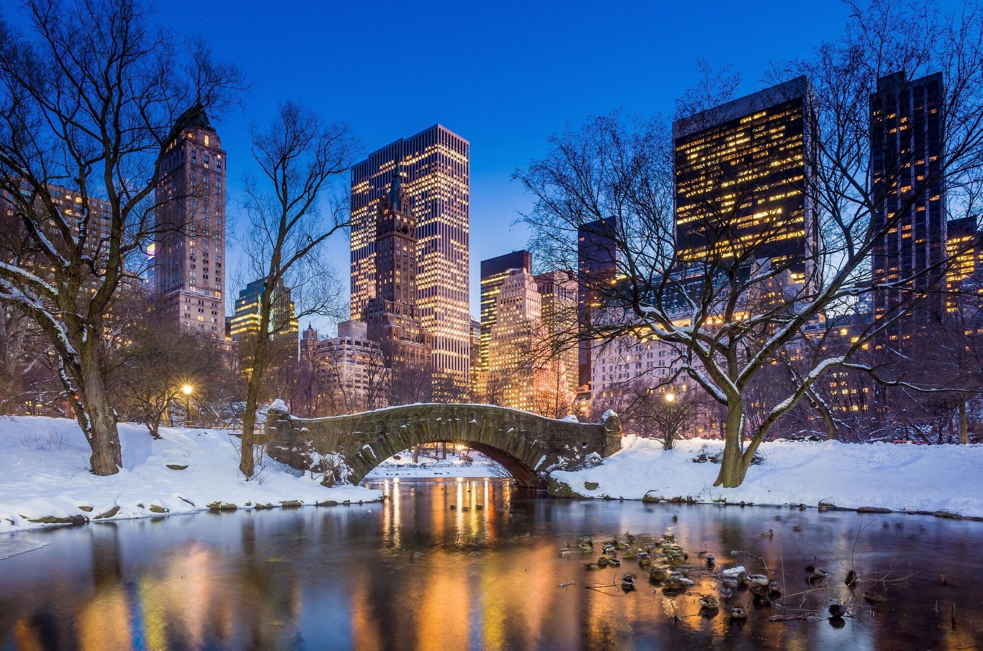 The Pierre, A Taj Hotel, Ню Йорк Екстериор снимка Bow Bridge in Central Park