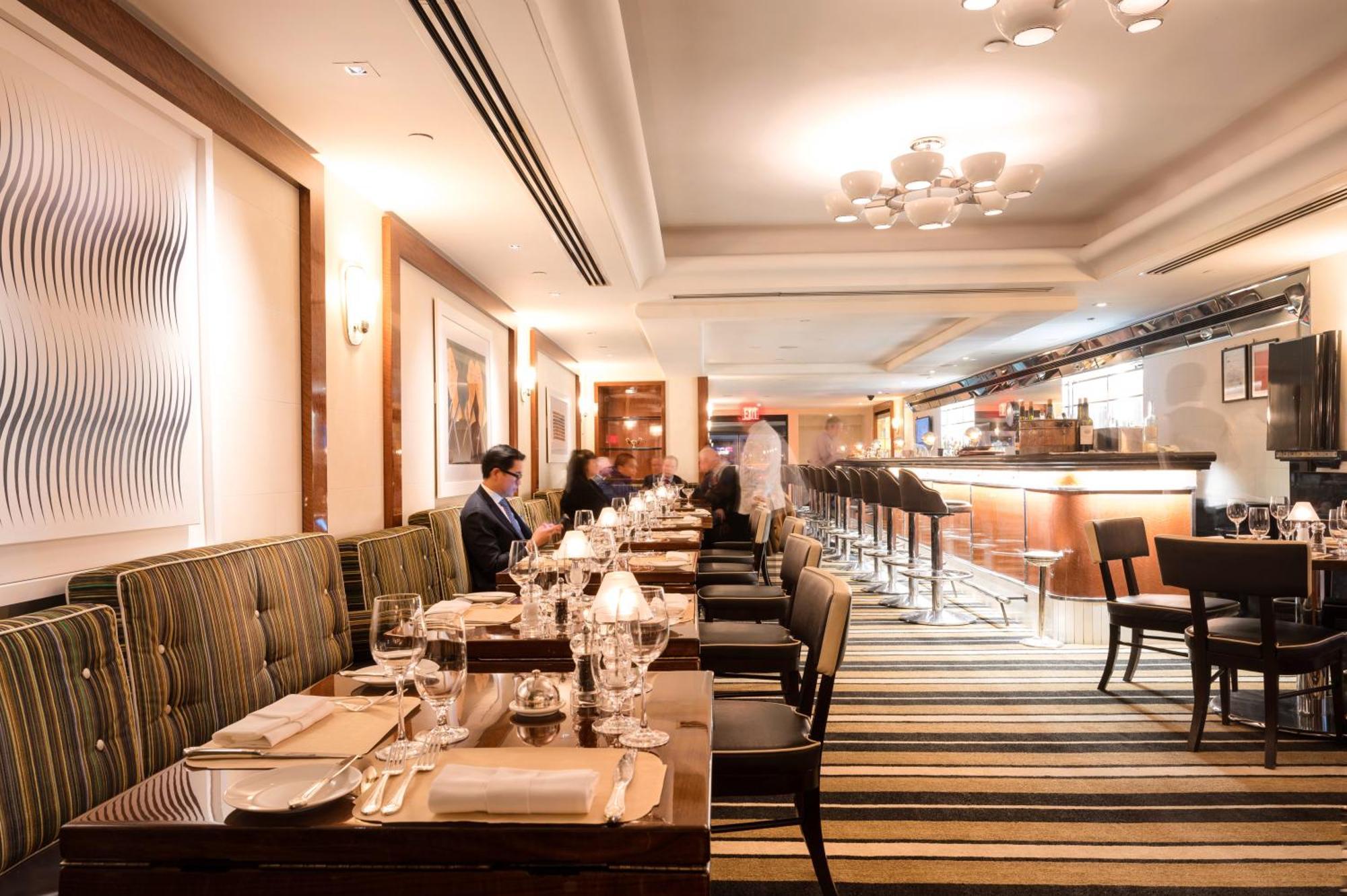 The Pierre, A Taj Hotel, Ню Йорк Екстериор снимка The interior of the restaurant