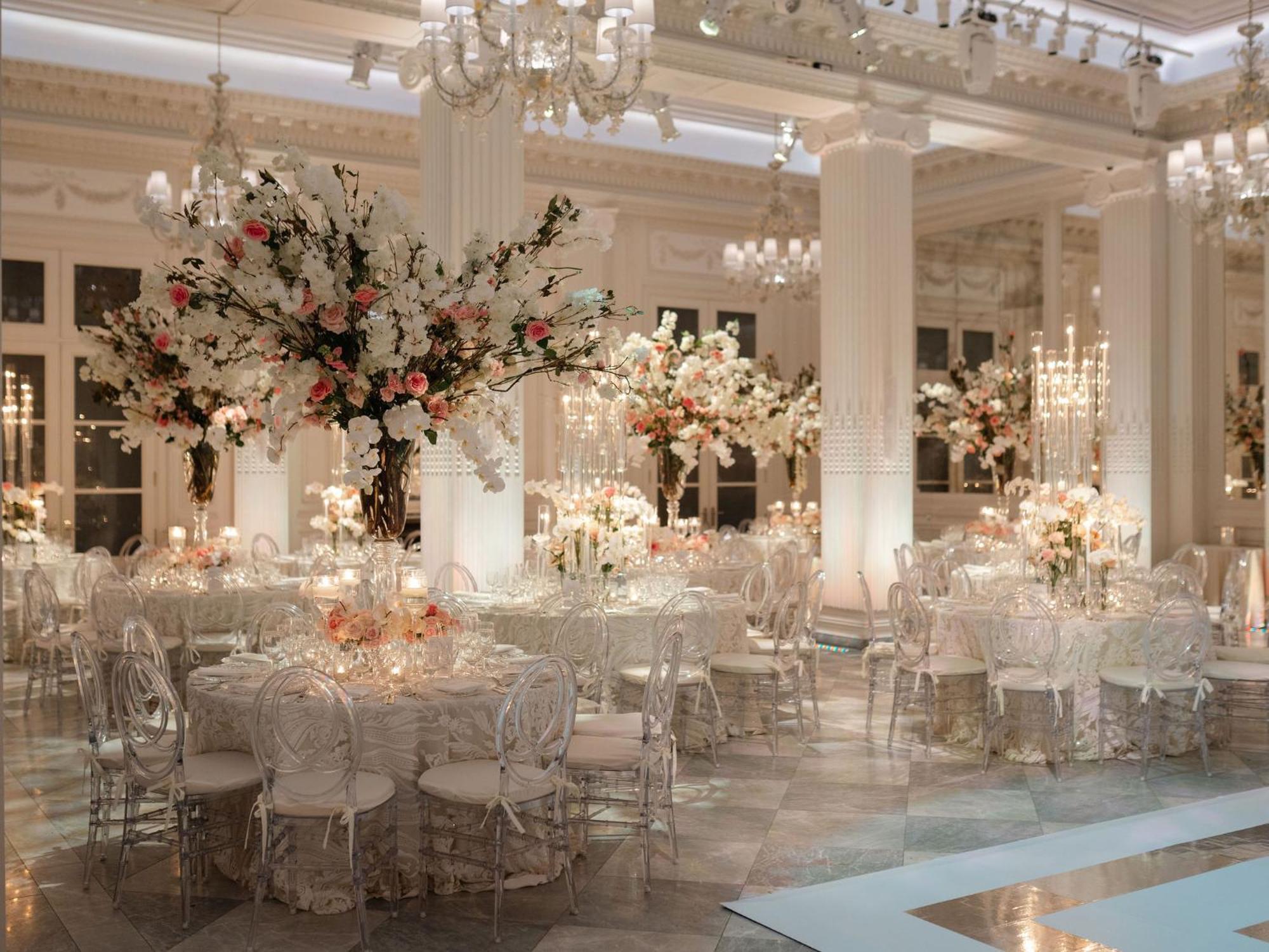 The Pierre, A Taj Hotel, Ню Йорк Екстериор снимка The ballroom at the Four Seasons Hotel