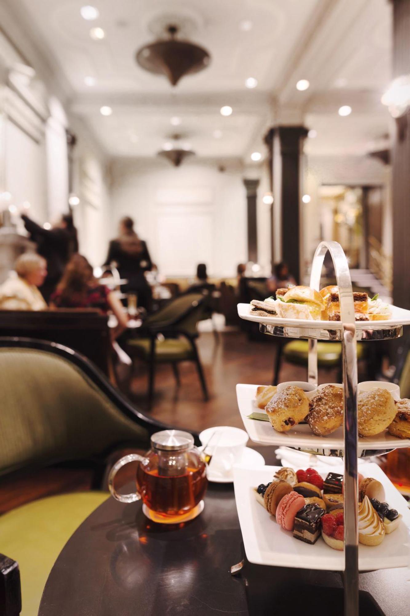 The Pierre, A Taj Hotel, Ню Йорк Екстериор снимка Afternoon tea at the Langham