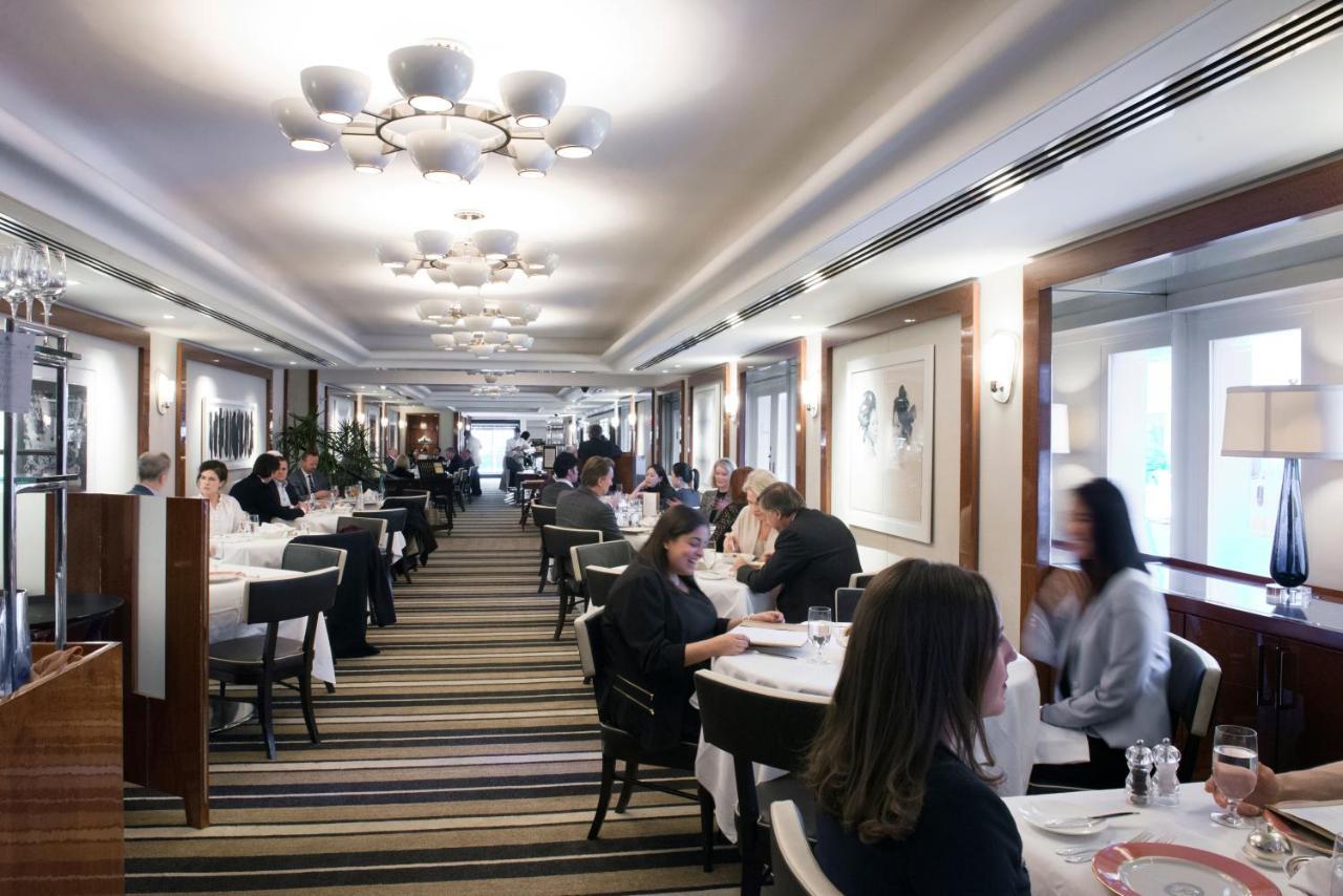 The Pierre, A Taj Hotel, Ню Йорк Екстериор снимка The restaurant in 2011